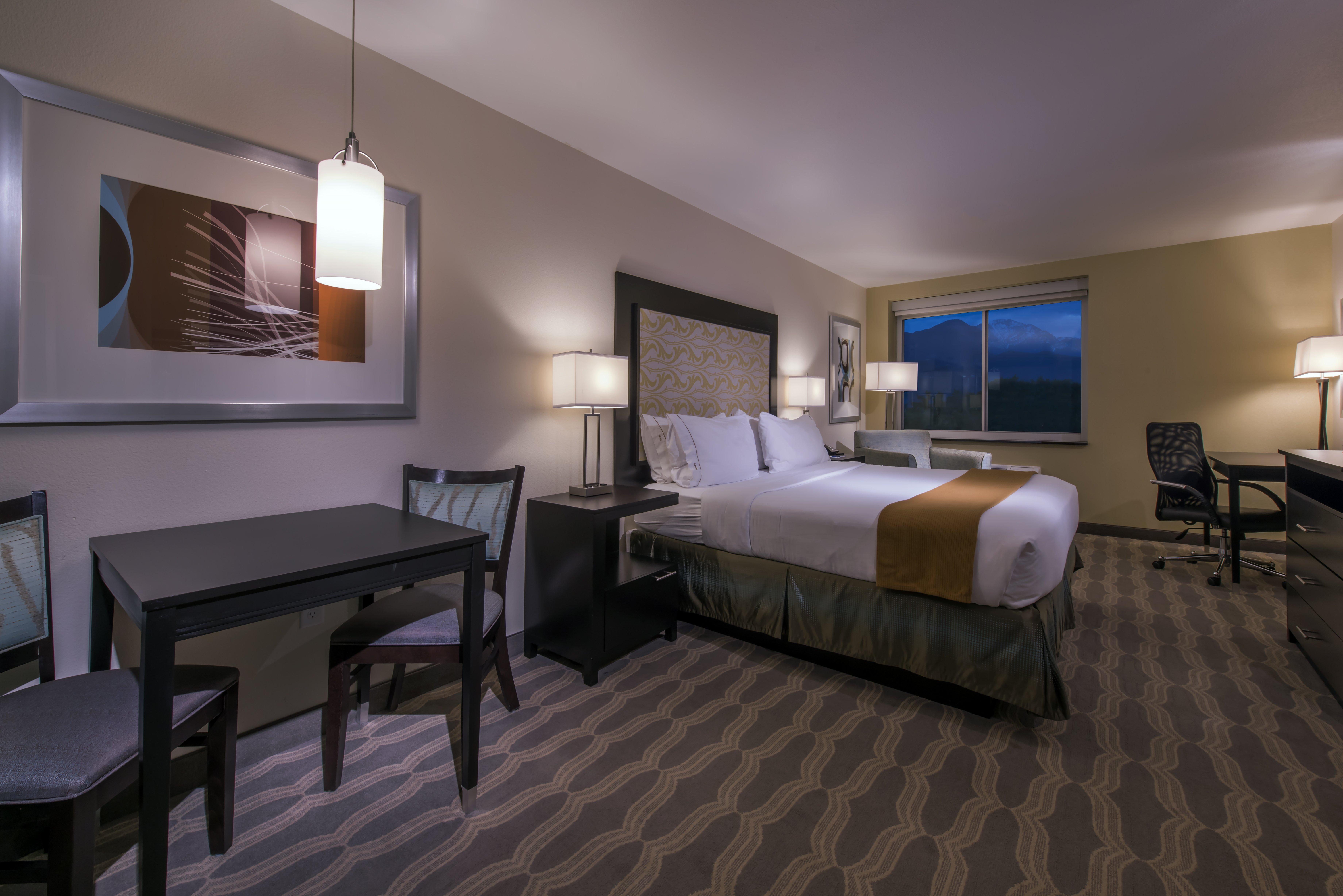 Holiday Inn Express & Suites Colorado Springs Central By Ihg Luaran gambar