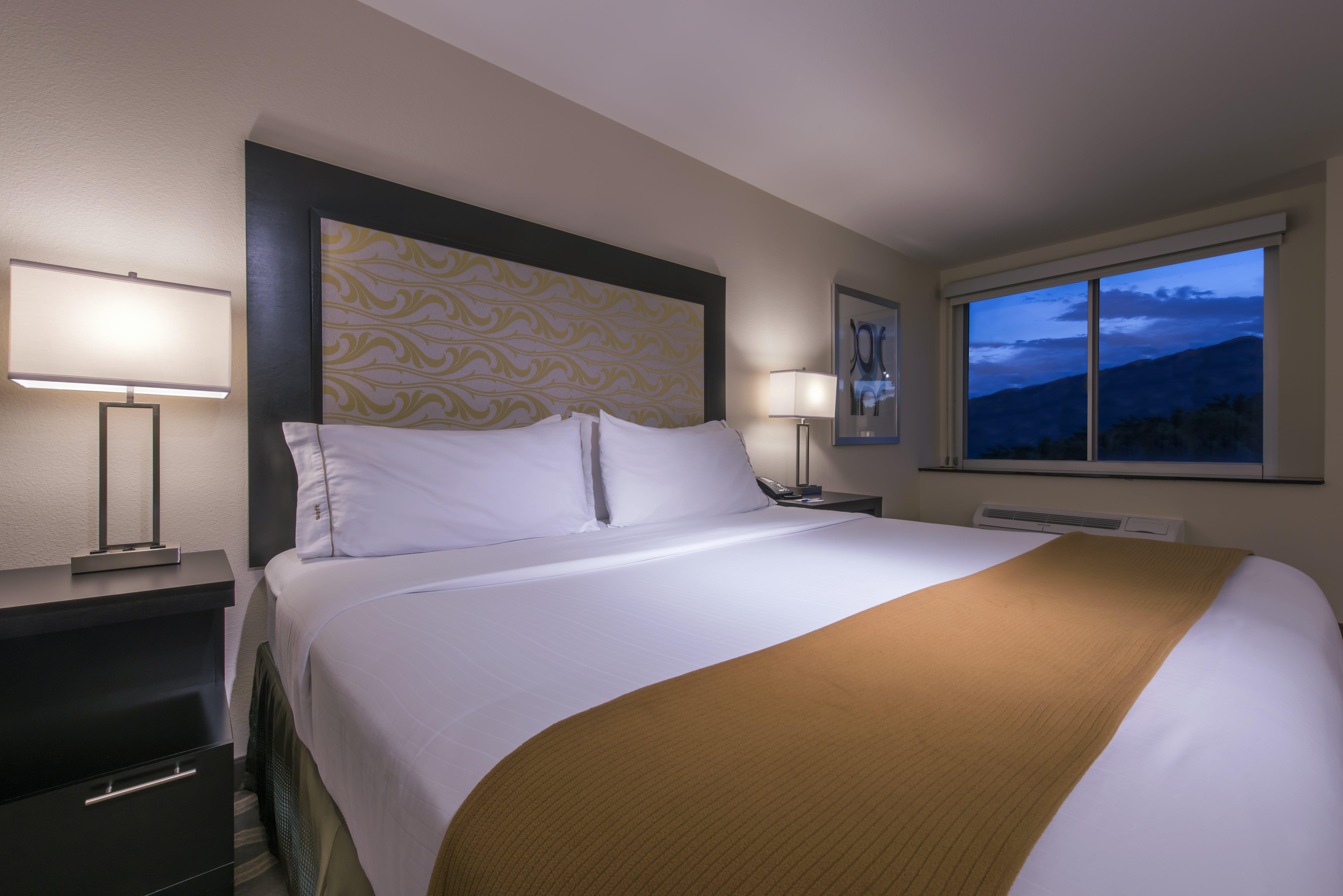 Holiday Inn Express & Suites Colorado Springs Central By Ihg Luaran gambar