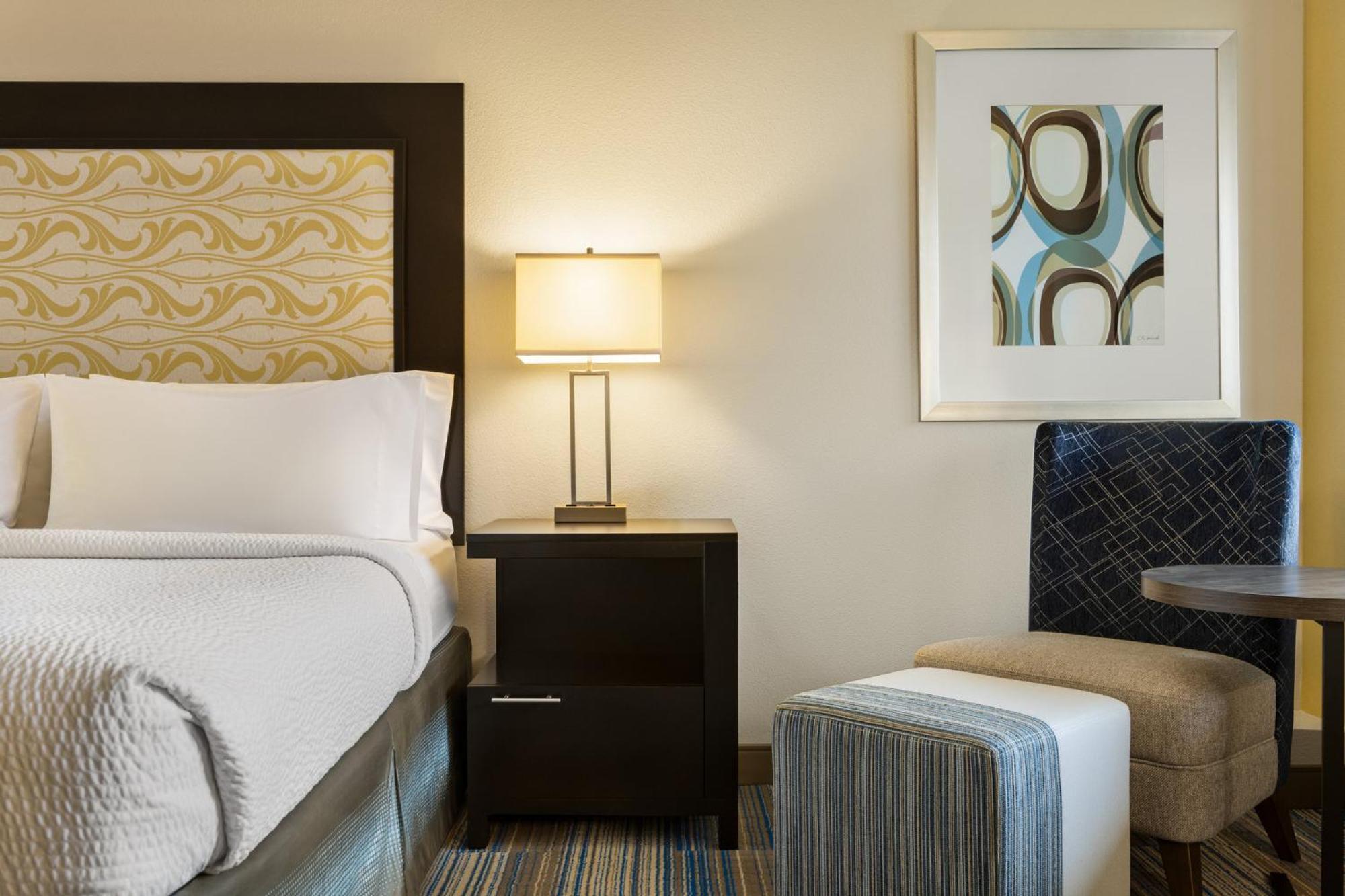 Holiday Inn Express & Suites Colorado Springs Central By Ihg Luaran gambar