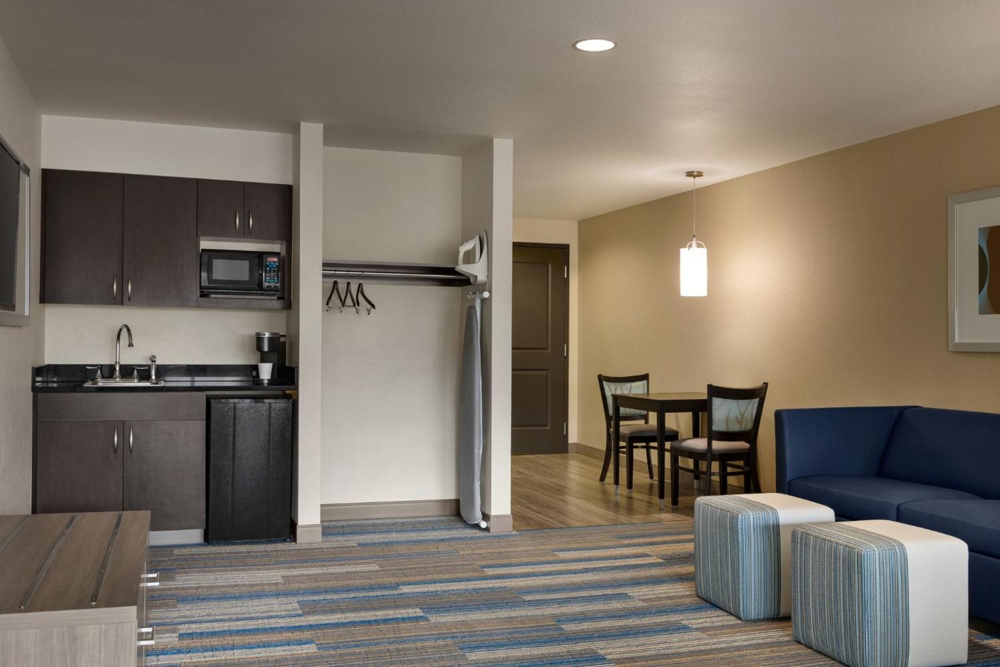 Holiday Inn Express & Suites Colorado Springs Central By Ihg Luaran gambar