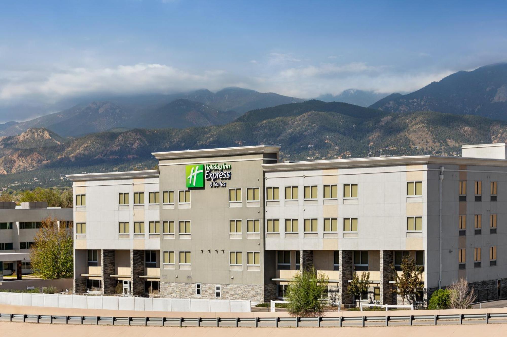Holiday Inn Express & Suites Colorado Springs Central By Ihg Luaran gambar