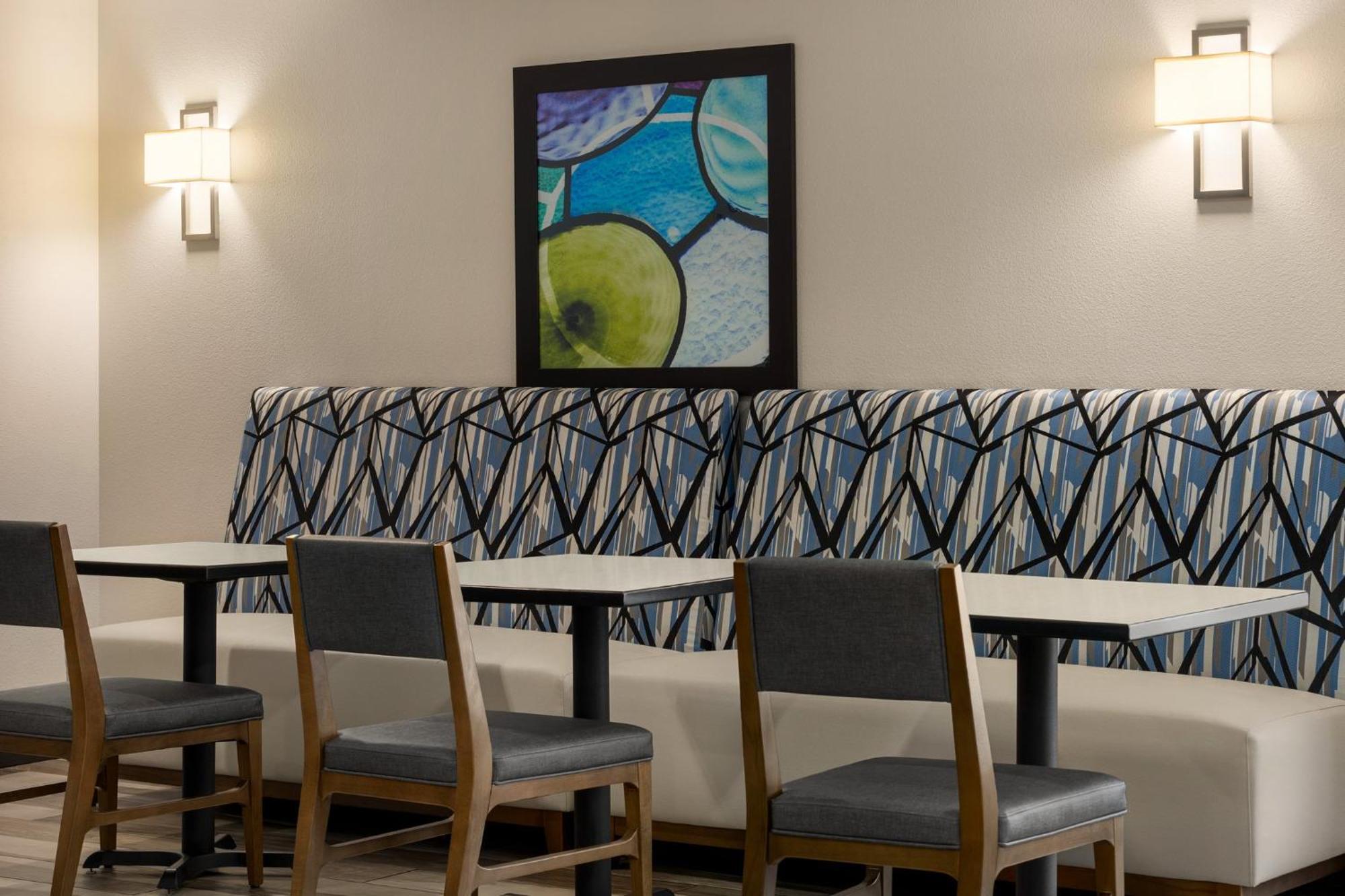Holiday Inn Express & Suites Colorado Springs Central By Ihg Luaran gambar