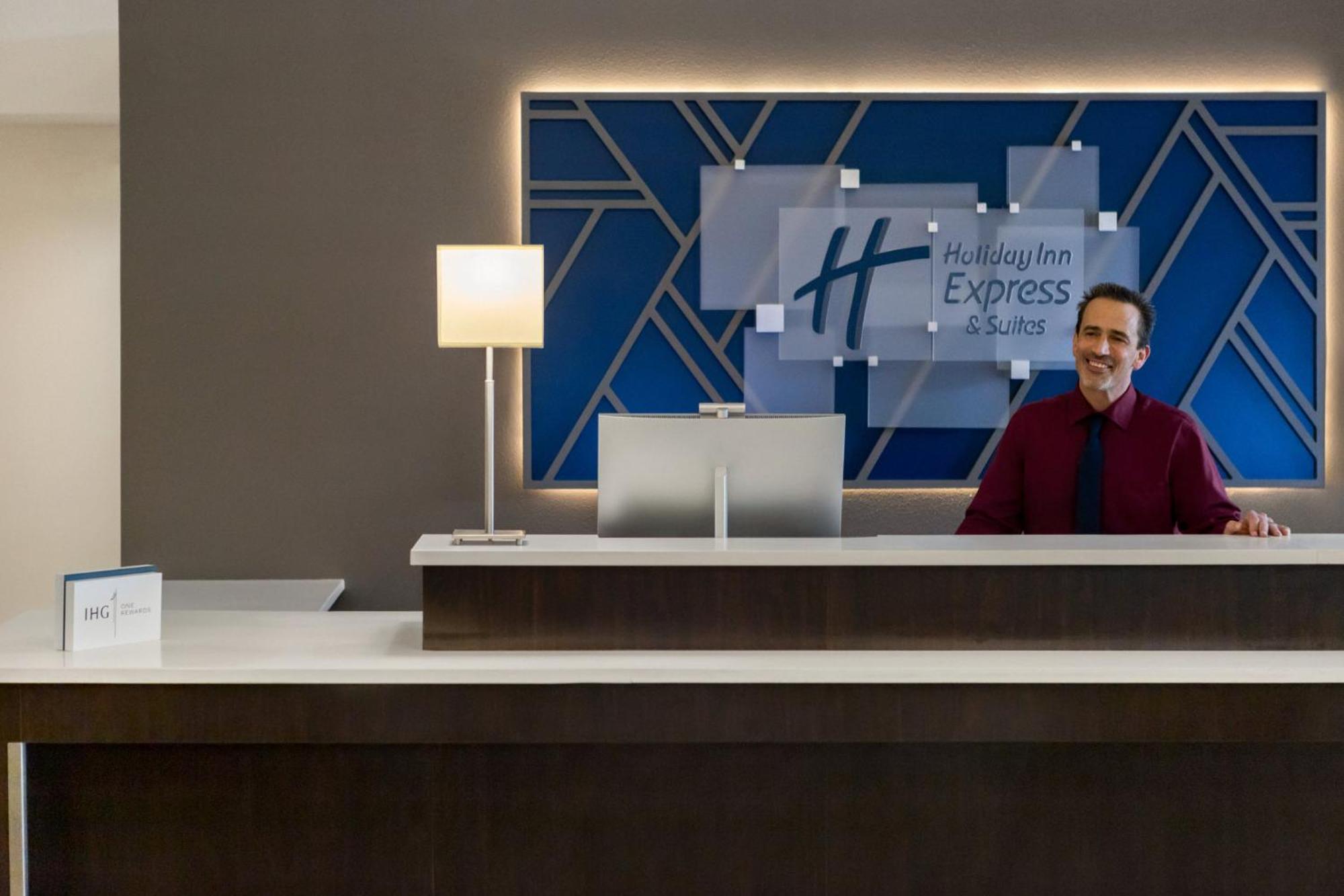 Holiday Inn Express & Suites Colorado Springs Central By Ihg Luaran gambar